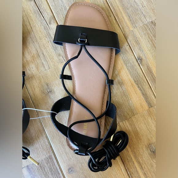 Old Navy New w/tag…black gladiator sandals - Picture 1 of 4